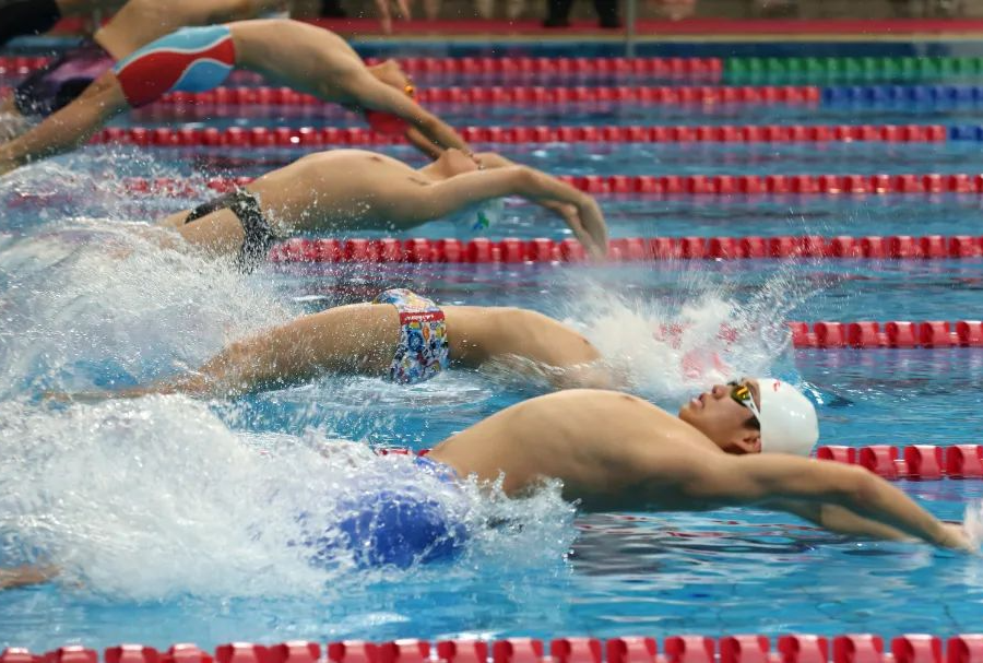 德尚在克莱枫丹问候球员：为卡马庆生、与坎特重逢