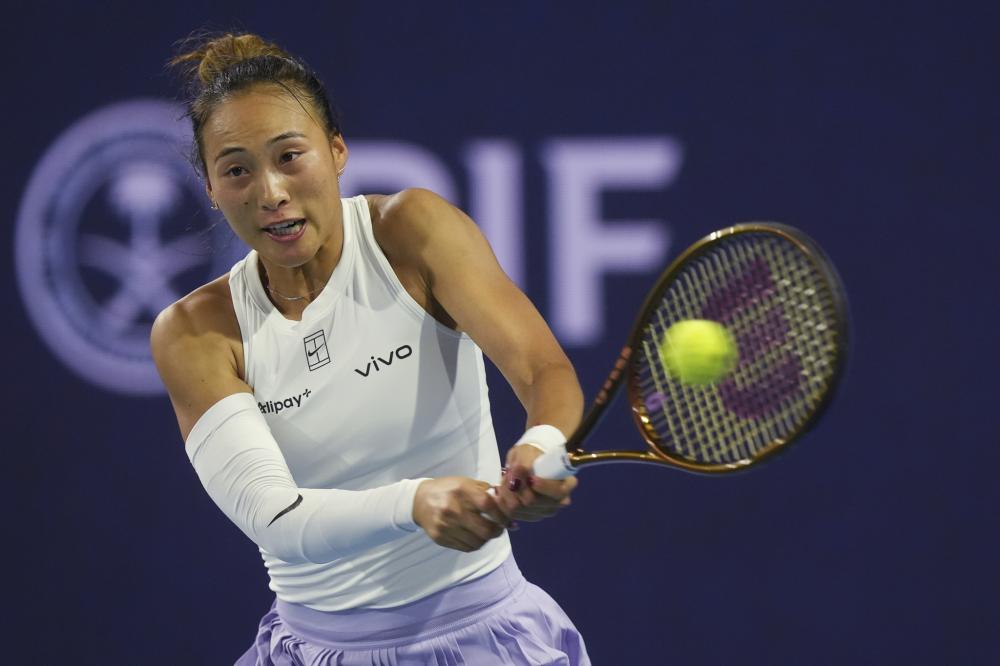 哈登生涯3次单场10+三分，与拉文和JR并列历史第四位