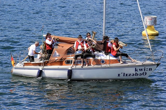 由此建立起 由此建立起