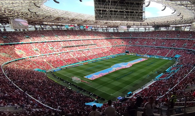 通过与劳尔 通过与劳尔